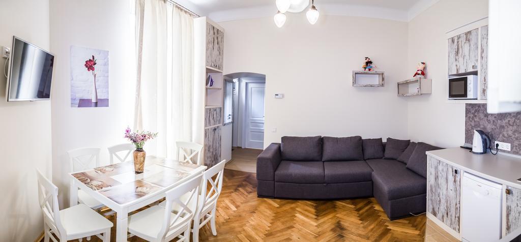 Apartments White House إلفيف الغرفة الصورة